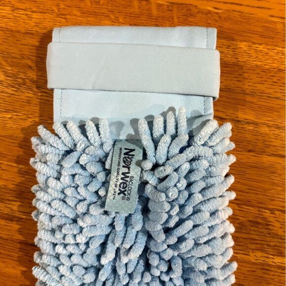 Norwex Chenille Butterfly Limited Edition Towel NWT - Picture 3 of 10